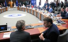 EU Leaders Promise Strong Response to Potential Trump Tariffs