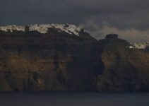 The Strikingly Flawed Beauty of Santorini | eKathimerini.com