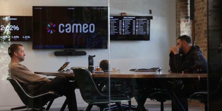 Cameo Offers $10,000 Raises to All Chicago Employees for Office Return