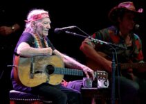 Willie Nelson and Bob Dylan Reunite Once More for Outlaw Music Festival’s 10th Anniversary