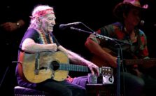 Willie Nelson and Bob Dylan Reunite Once More for Outlaw Music Festival's 10th Anniversary