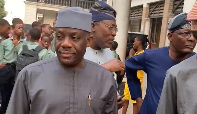 Education Minister's Unannounced Visit to King's College Uncovers 8-Month Power Outage