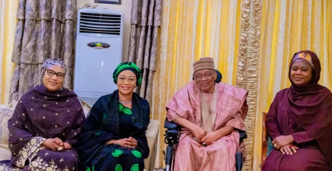 First Lady Remi Tinubu Pays Visit to Babangida and Abdulsalami in Minna (Photos)