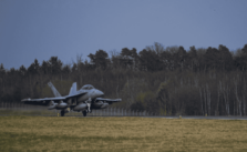 Video: U.S. Fighter Jet Crashes in San Diego