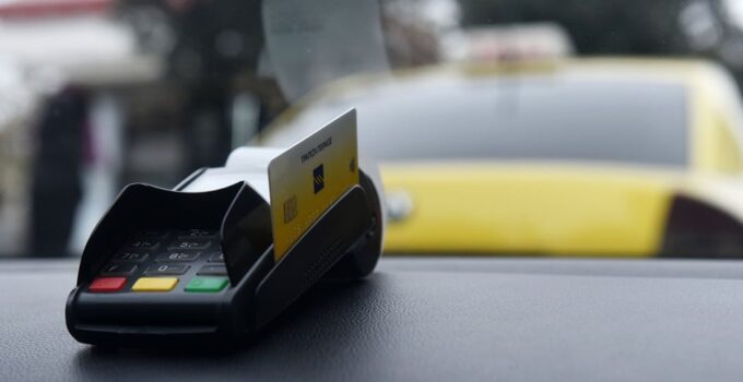 Taxi Driver Arrested for Theft of Customers' Bank Cards and Cash