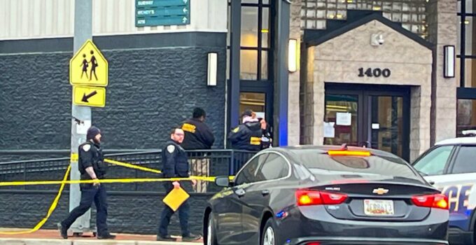 Bailiff Shoots Man Who Aimed Gun at Baltimore Courthouse, Man Fires at Himself