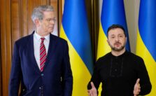 US Proposes Economic Partnership with Ukraine in Return for Support