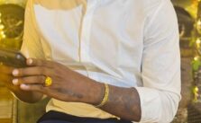 IVD and Blessing CEO Shower Each Other with Praise on Social Media