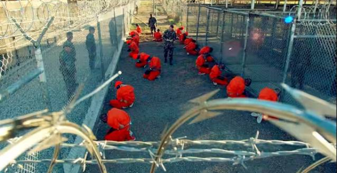 Pentagon Reports Detention of 10 "High-Threat" Migrants at Guantanamo Bay