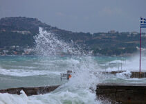 Greece Battling Harsh Winds and Chilly Temperatures | eKathimerini.com