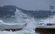 Greece Battling Harsh Winds and Chilly Temperatures | eKathimerini.com