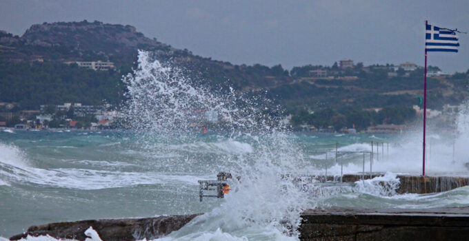 Greece Battling Harsh Winds and Chilly Temperatures | eKathimerini.com