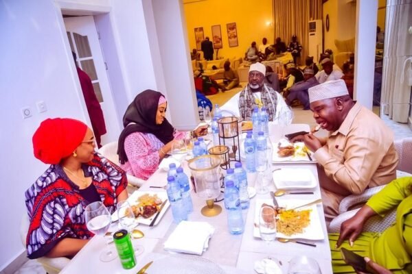 6258e265 b878 44ad 9549 58d4a0bb4559 Unity in Diversity: Christians, Muslims Break Fast Together in Calabar