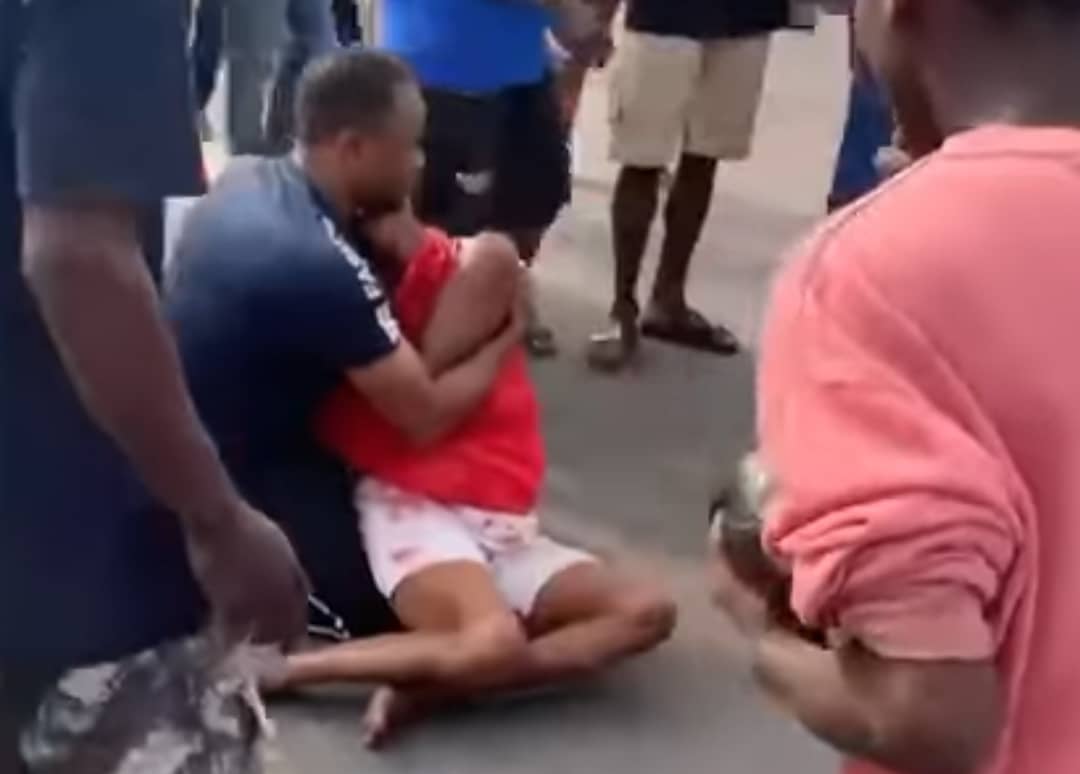 Policeman Shoots 3, Kills One in Calabar