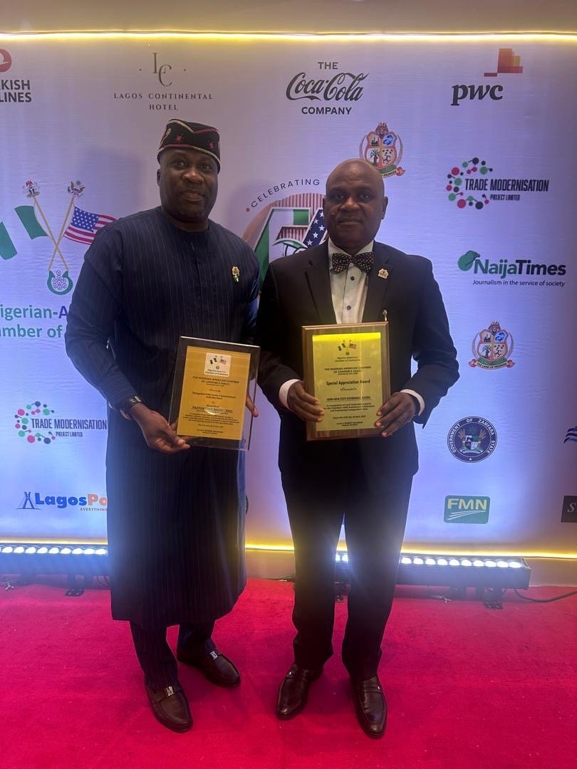 0e482207 e599 47bd b0c2 ba60e08995f9 1 Gov. Eno, Akwa Ibom State Bag Nigerian-American Chamber of Commerce Awards