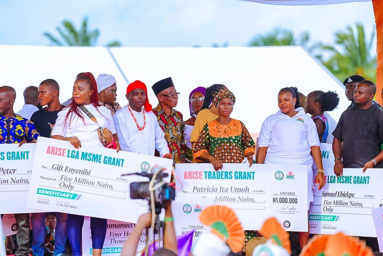 2d6a1d3f a9ea 4b58 af47 32af15b1d340 Akwa Ibom Farmers, Entrepreneurs, Smile Home With N335m