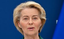 EU offers US free trade in industrial goods as new tariffs loom