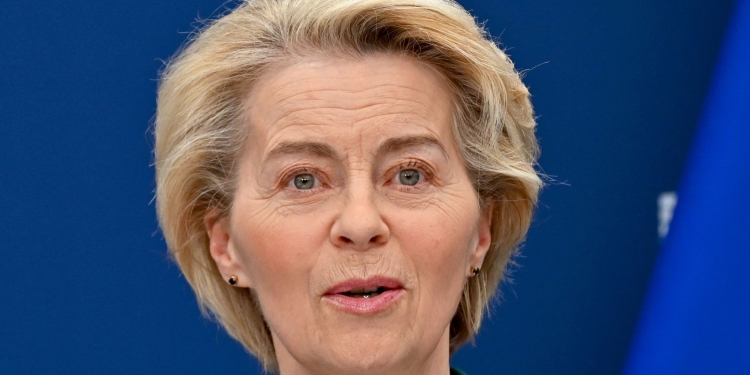 EU offers US free trade in industrial goods as new tariffs loom