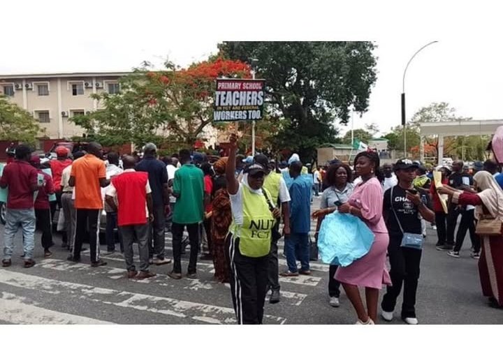 Labour shuts down Wike’s office over N70,000 minimum wage Labour shuts down Wike's office over N70,000 minimum wage