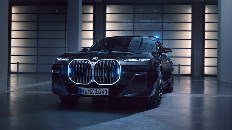 BMW Q1 profit falls 26.4% on weak China sales, 2025 outlook held