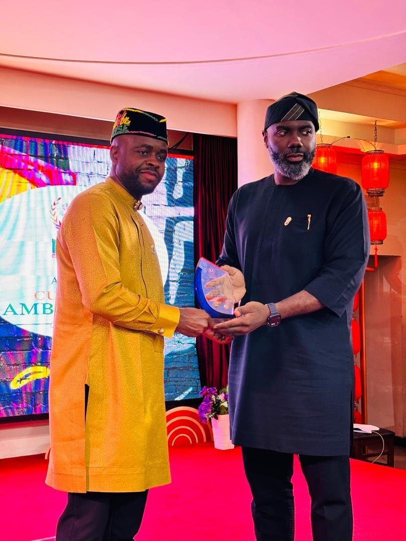 a0ecaca2 bdf9 4a19 8b03 8456ff9d26bc Gov Eno Bags Prestigious Cultural Ambassador Award