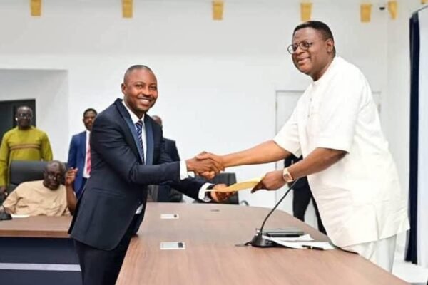 80da3c53 3e79 4fa9 aabf caea7829934f Gov. Otu Swears in New Acting Chairman For Bekwarra LG