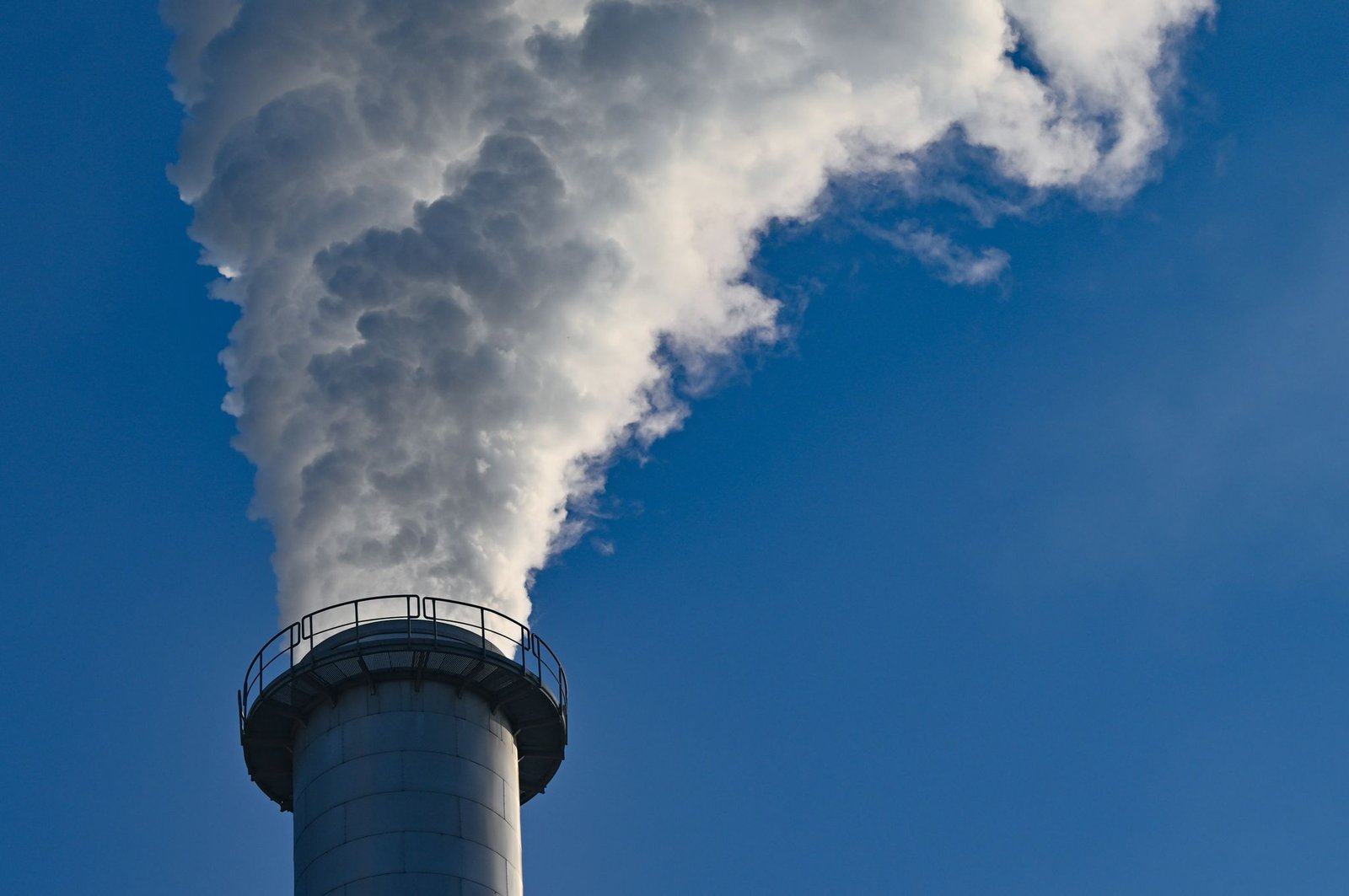 Germany moves to legalise underground CO2 storage in climate drive