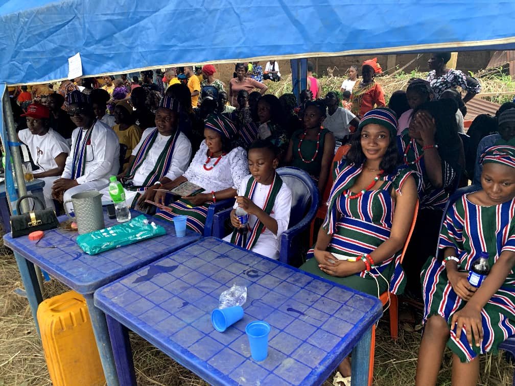 Dr Godwin Agbor awards scholarships to 70 OBO students