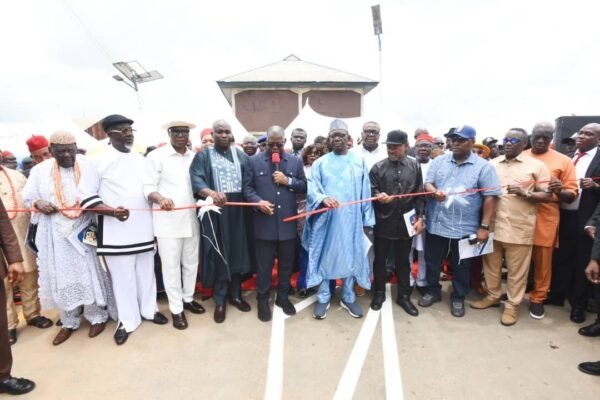 447ab6eb 7159 4838 828d 6e05a82476d5 Execute Legacy Projects, Oborevwori Urges LG Chairmen