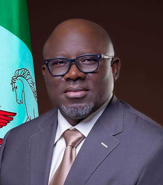 Delta Govt bans bushy beards, artificial hair, long eyelashes, fake nails in civil service