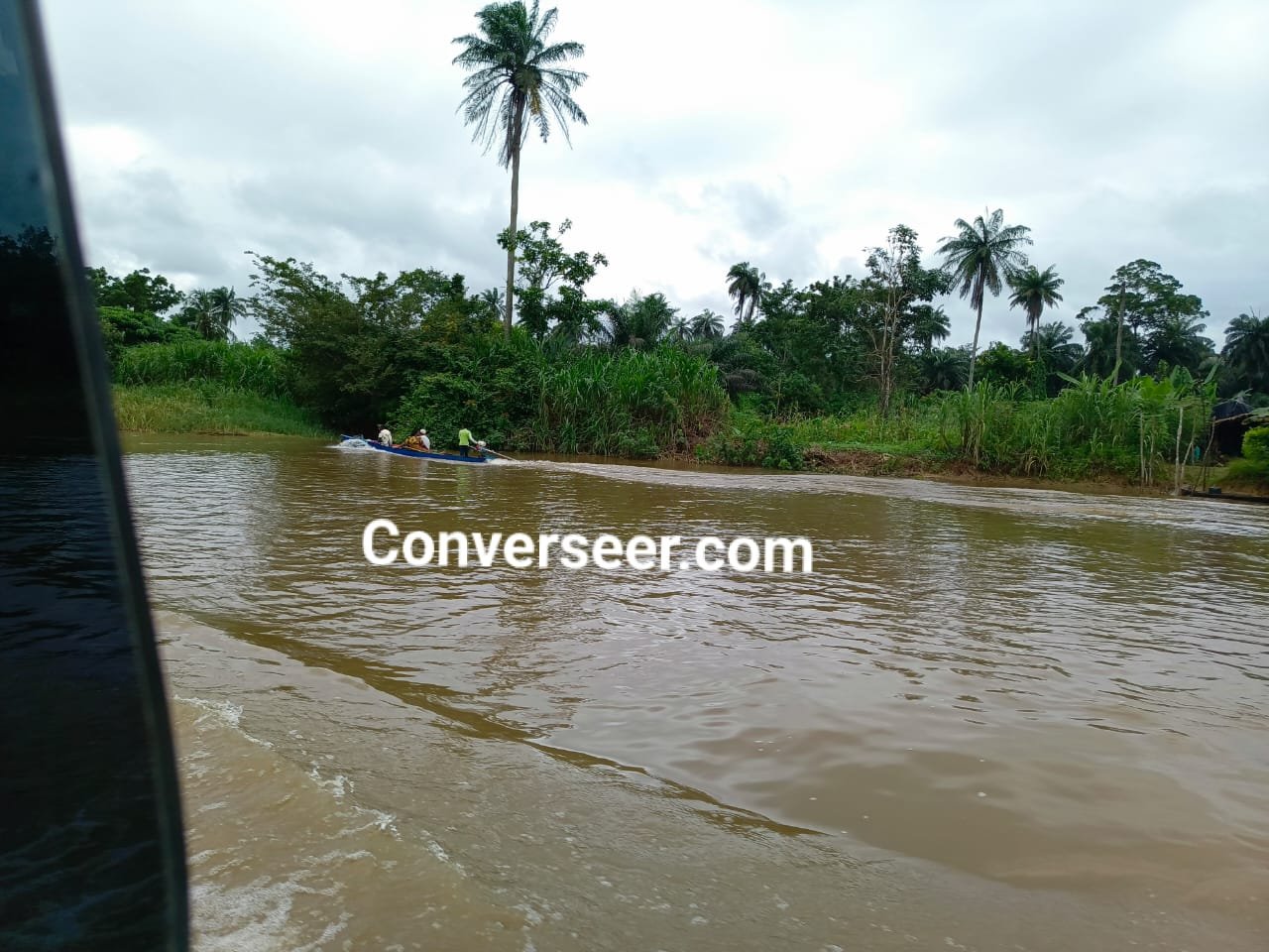 calabar waterways converseer.com Suspected pirates kidnap 17 passengers on Calabar waterways