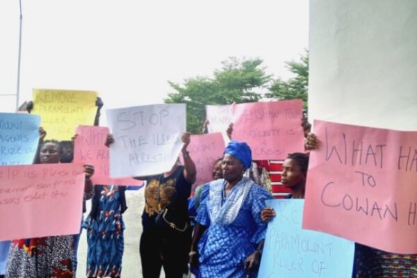 IMG 20250930 123944 891@ 706953265 Henshaw Town Natives Protest, Seek Calabar South Paramount Ruler’s Sack