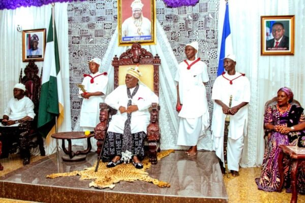 WhatsApp Image 2025 10 18 at 08.58.16 79785728 Obong of Calabar Lauds Governors' Wives for Promoting National Unity