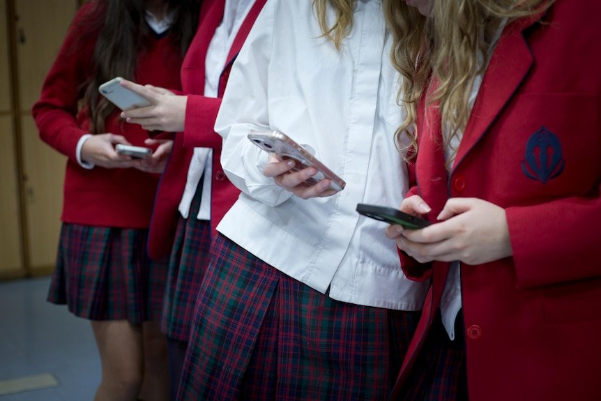 Roaming the Internet Streets: The New Global Curfew (II)