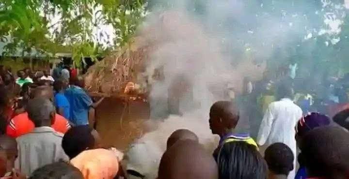 woman sets house on fire Woman sets house on fire after catching husband sleeping with widow