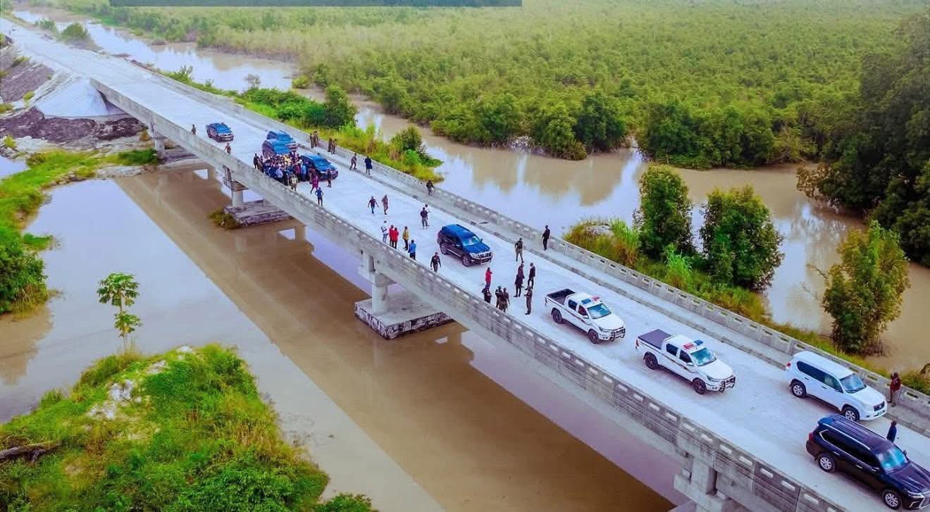 Trans Warri–Ode Itsekiri road How Delta Governor Delivers More Happiness to Itsekiri with Completion of 20.95km Trans-Warri–Ode-Itsekiri Road Featuring 15 Bridges - Ossai