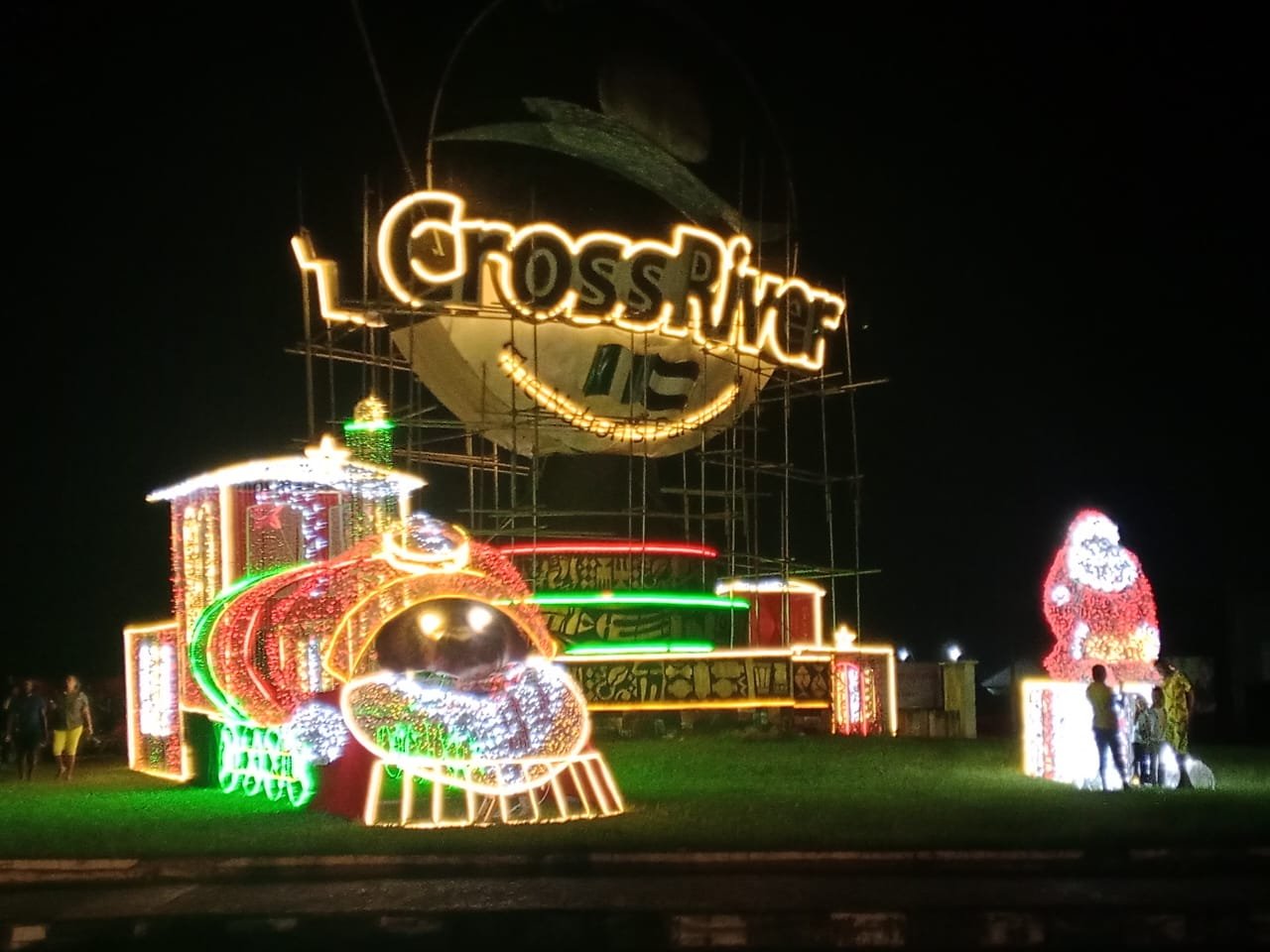 destination cross river roundabout christmas decorations Advocate petitions Cross River Govt, seeks priority for local creatives