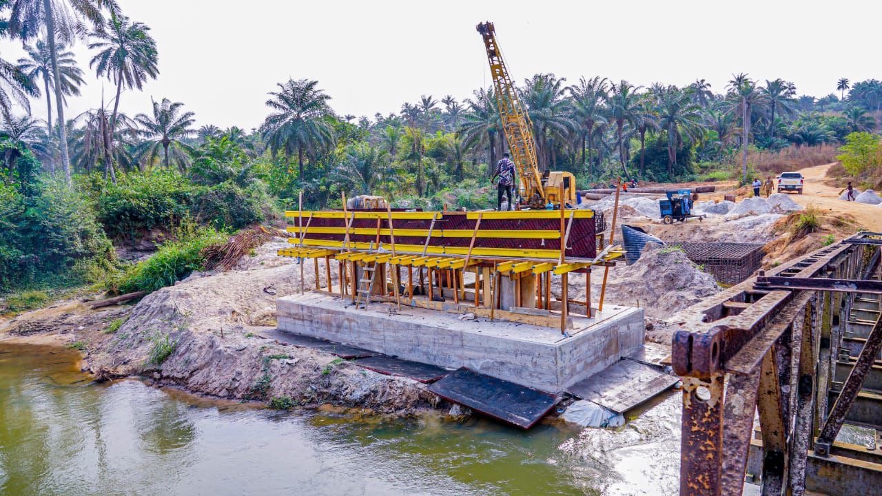 56b78ba1 7a6d 4b11 8a45 aef802765c66 Residents Excited With Usaka Annang–Abiakpo–Nko Road, Other Projects in Obot Akara, Commend Gov. Eno