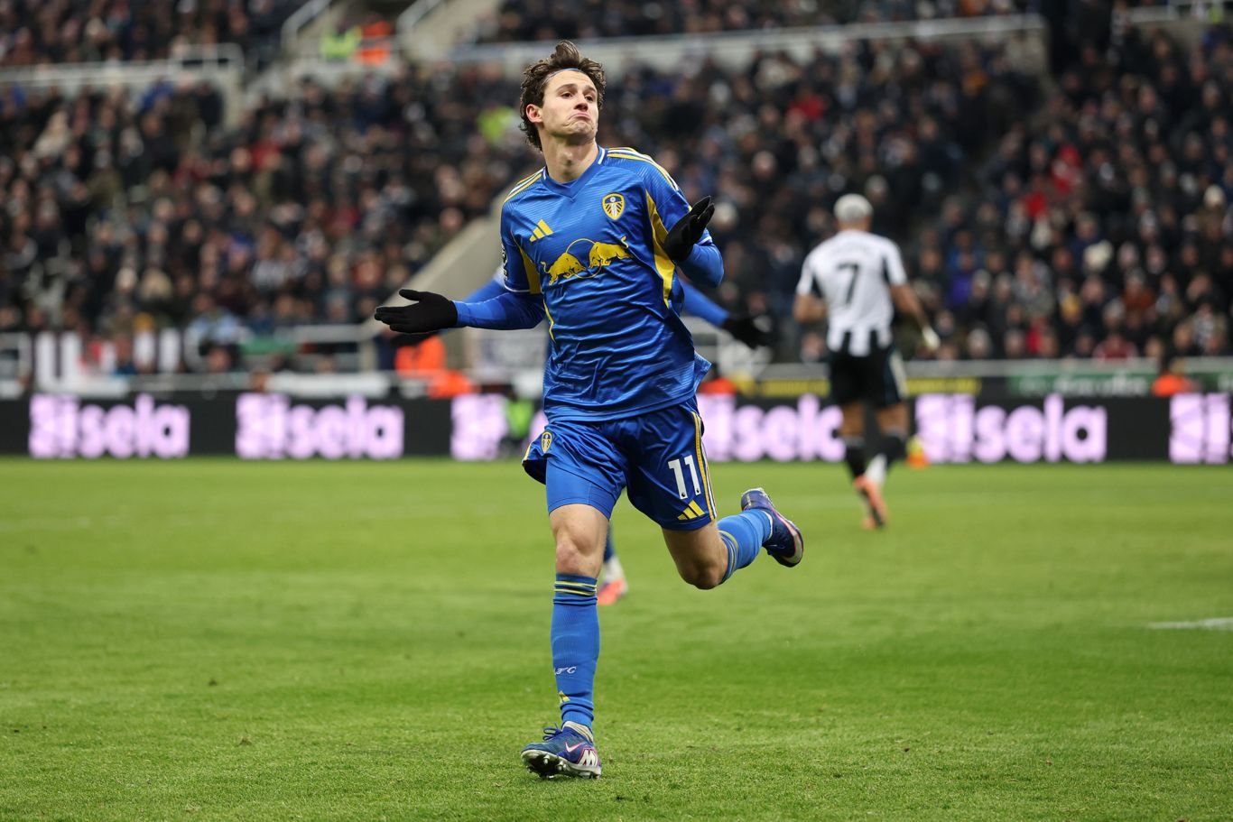 Brenden Aaronson Brenden Aaronson: From hero to villain for Leeds United
