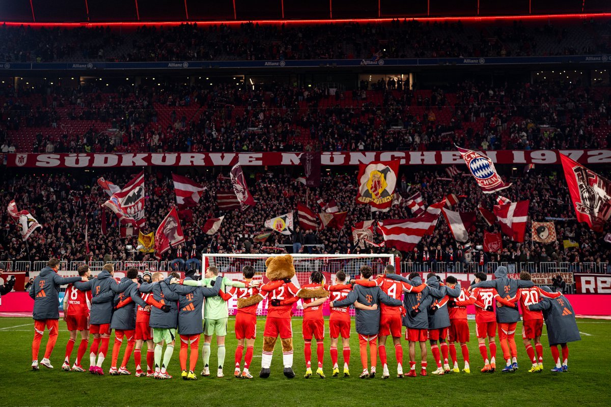 bayern munich Bayern hit 8 past Wolfsburg, Gladbach 4 against Augsburg