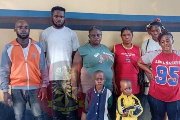rescued kidnap victims 2 Army rescues 8 kidnap victims along Bakassi waterways