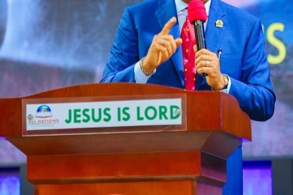 ee322fe2 ed60 4da3 ad20 109130672e4f Gov. Eno Admonishes Christians to Arise With Christ at Easter