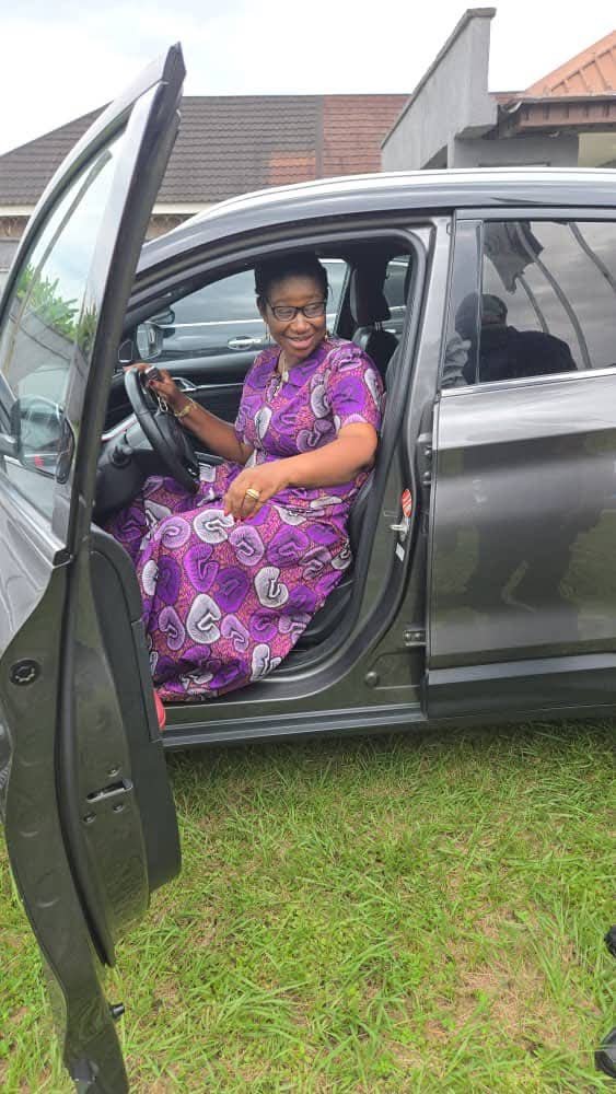 FB IMG 1781813220119 Gov Otu presents official vehicle to Bekwarra Vice Chairman