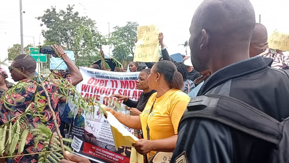 cross river local government workers protest 3 Newly recruited Cross River LG workers protest 11-month unpaid salaries
