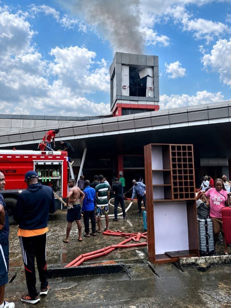 FB IMG 1787408167953 Fire razes SPAR Calabar Mall, destroys shops, goods