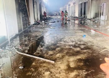 Fire razes SPAR Calabar Mall, destroys shops, goods