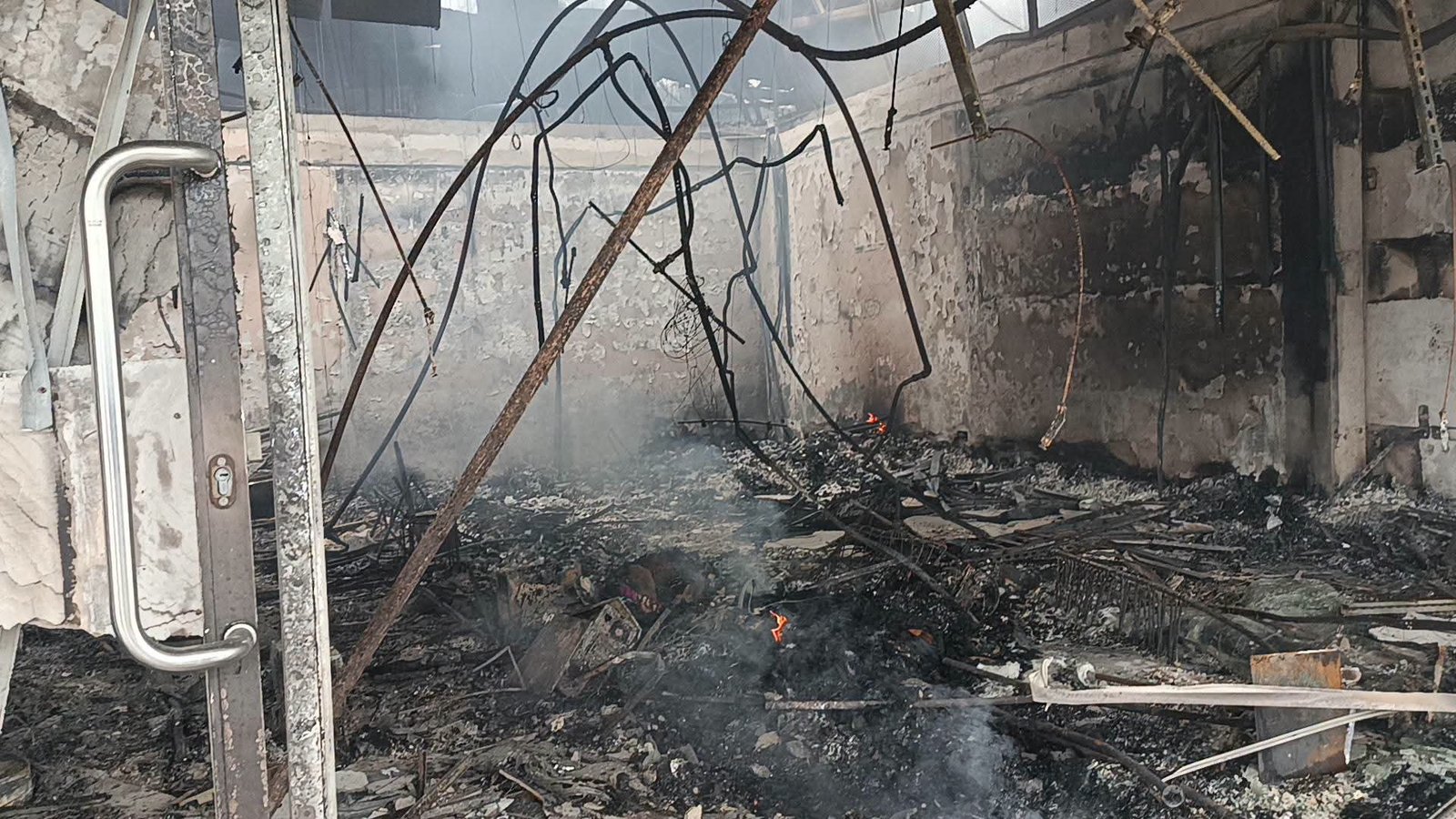 FB IMG 1787413381411 Fire razes SPAR Calabar Mall, destroys shops, goods