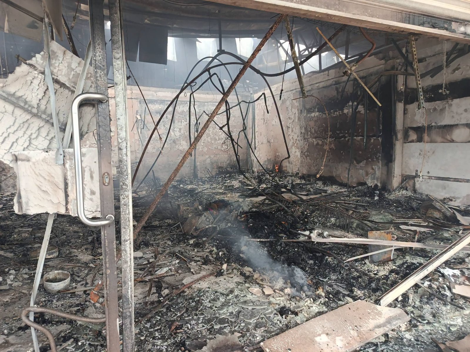 FB IMG 1787413384600 Fire razes SPAR Calabar Mall, destroys shops, goods
