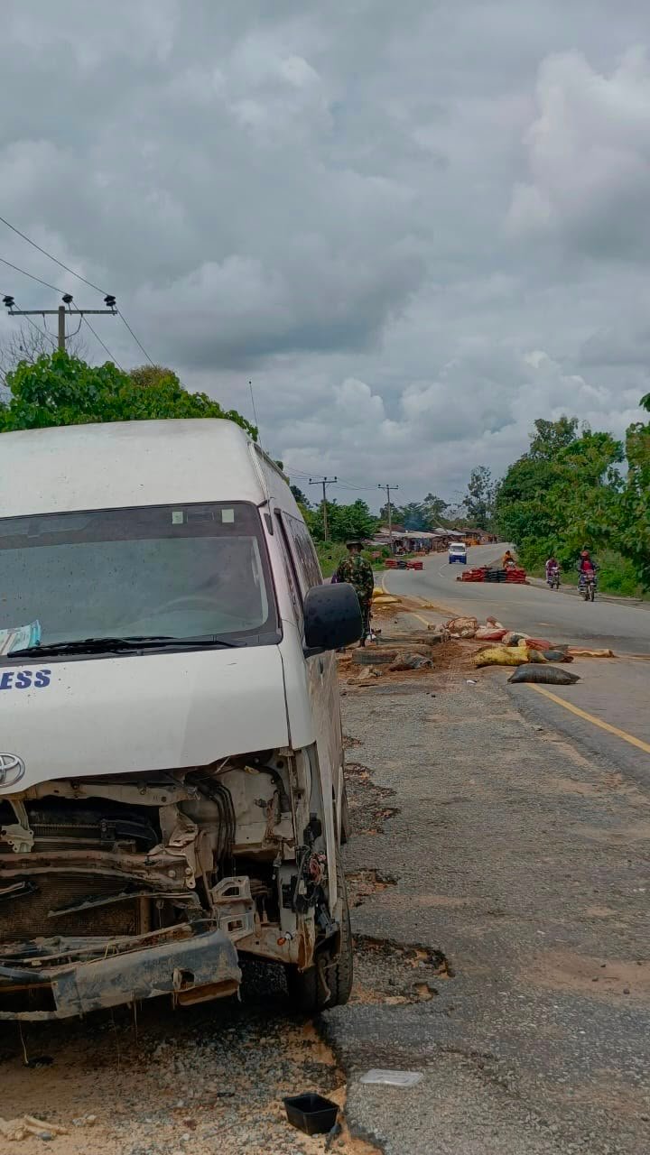cross river deputy governor convoy accident 4 Cross River Deputy Governor’s Convoy Involved in Road Accident in Ugep